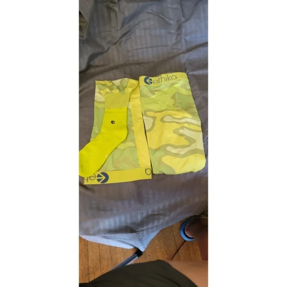Ethika Mens Compression Leg Sleeves and‎ Socks Set Neon Yellow Green Camo Large